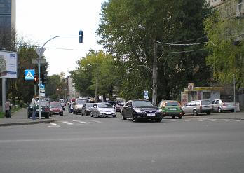 поворот налево колеса вывернуты