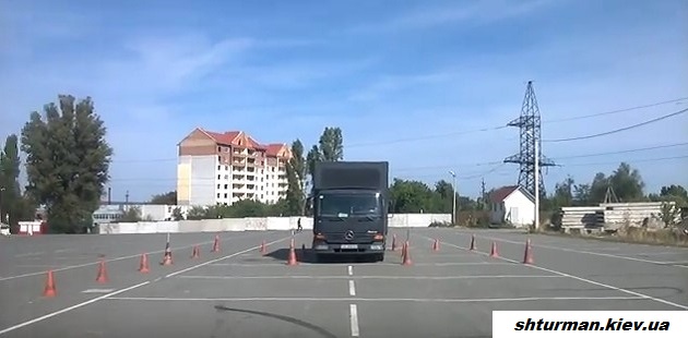 инструктор на грузовом автомобиле